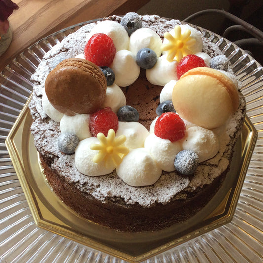 ガトーショコラ ホール５号サイズ 　ガトーショコラ ホール５号　お中元 バースデーケーキ 誕生日ケーキ チョコレートケーキ ショコラケーキ ウエディングケーキ スイーツ お取り寄せ 通販 ギフト 大人 子供