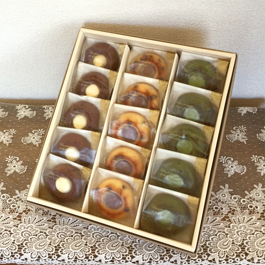 ティグレセット１５個入り【焼菓子ギフト】
ティグレセット１５個入り お菓子 焼き菓子 ギフト 詰め合わせ 初節句 内祝い 出産内祝い 結婚内祝い 快気祝い 法事 御供 香典返し お中元 スイーツ お返し 人気 母の日